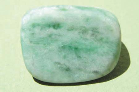 Jade - pierre roulée de 2 cm