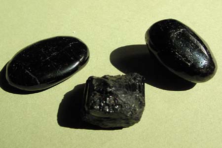 Tourmaline noire - sachet de 2 pierres roulées